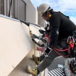 東京都世田谷区　無足場工法ロープアクセス漏水工事