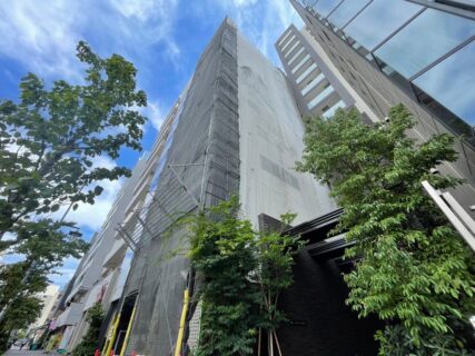 東京都文京区　無足場工法ロープアクセス外壁工事