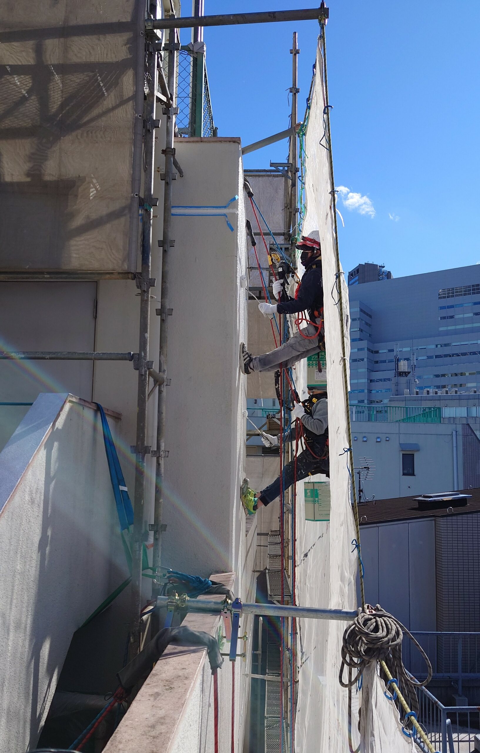 東京都渋谷区　足場＆ロープアクセス塗装工事