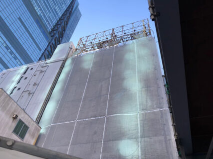 無足場工法であるロープアクセスなら台風による漏水にも柔軟に対応が可能です