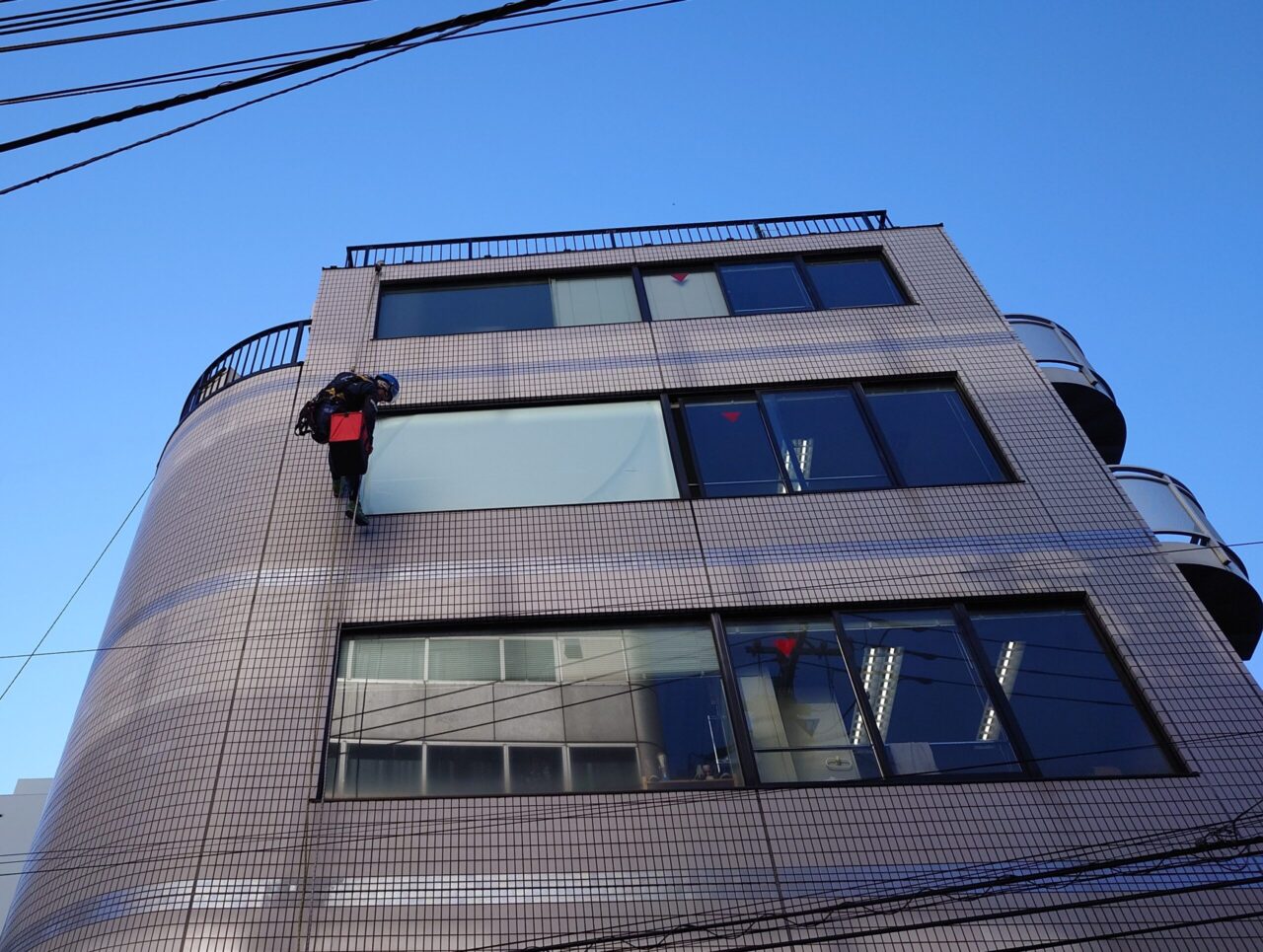 東京都豊島区　無足場工法ロープアクセス外壁打診調査工事