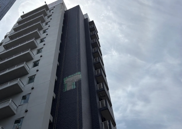 東京都杉並区　無足場工法ロープアクセス外壁タイル工事