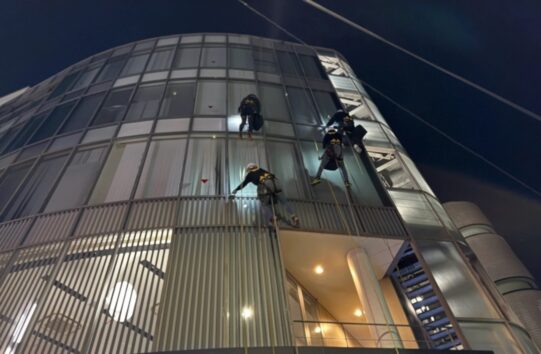 東京都渋谷区 無足場工法ロープアクセス漏水工事